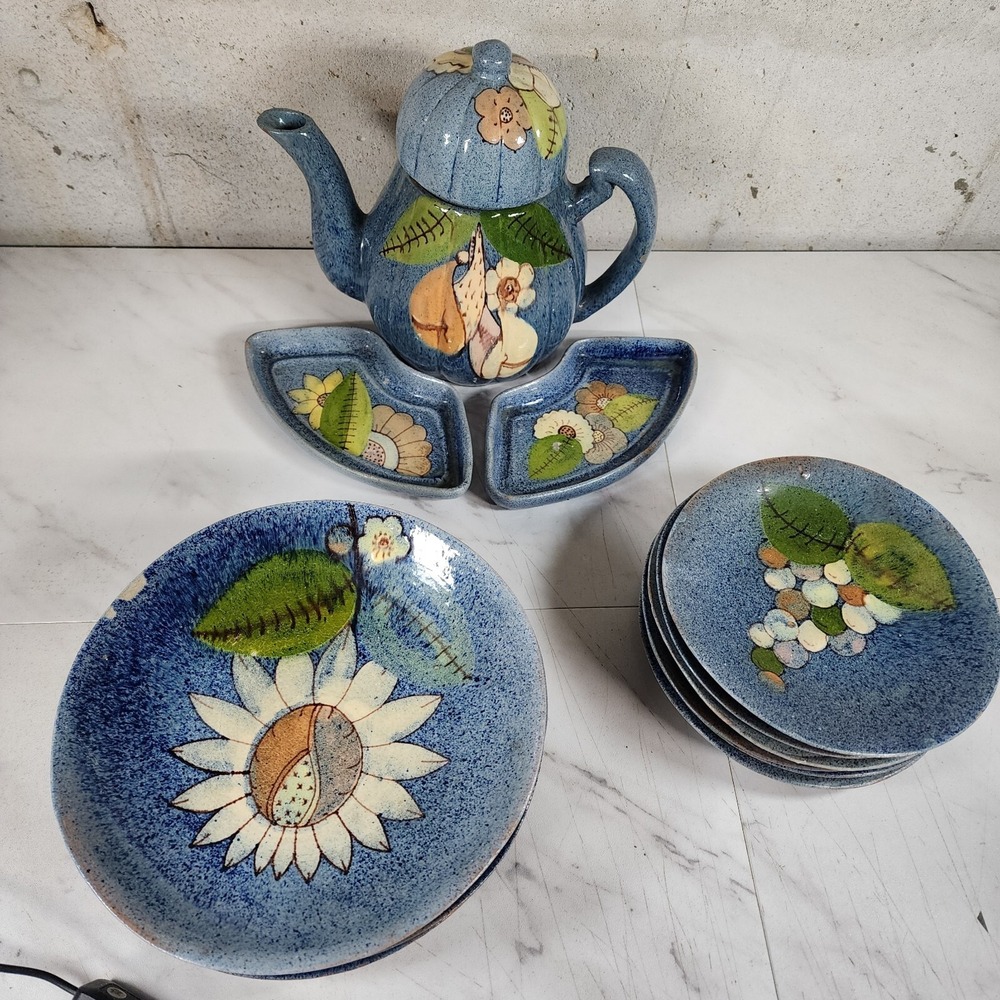 Vintage TLAQUEPAQUE Mexican COFFEE / TEA POT Art Deco‎ Magical Plates Set